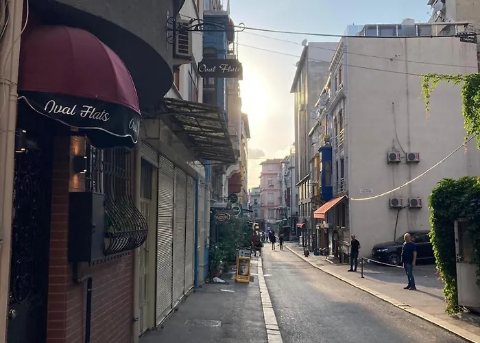 Oval Flats Old * İstanbul