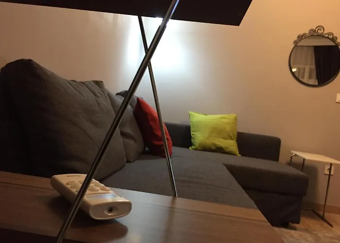 Oval Flats Old Otel *