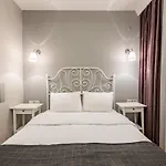 Hotel Oval Flats Old