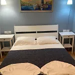 Hotel Oval Flats Old *